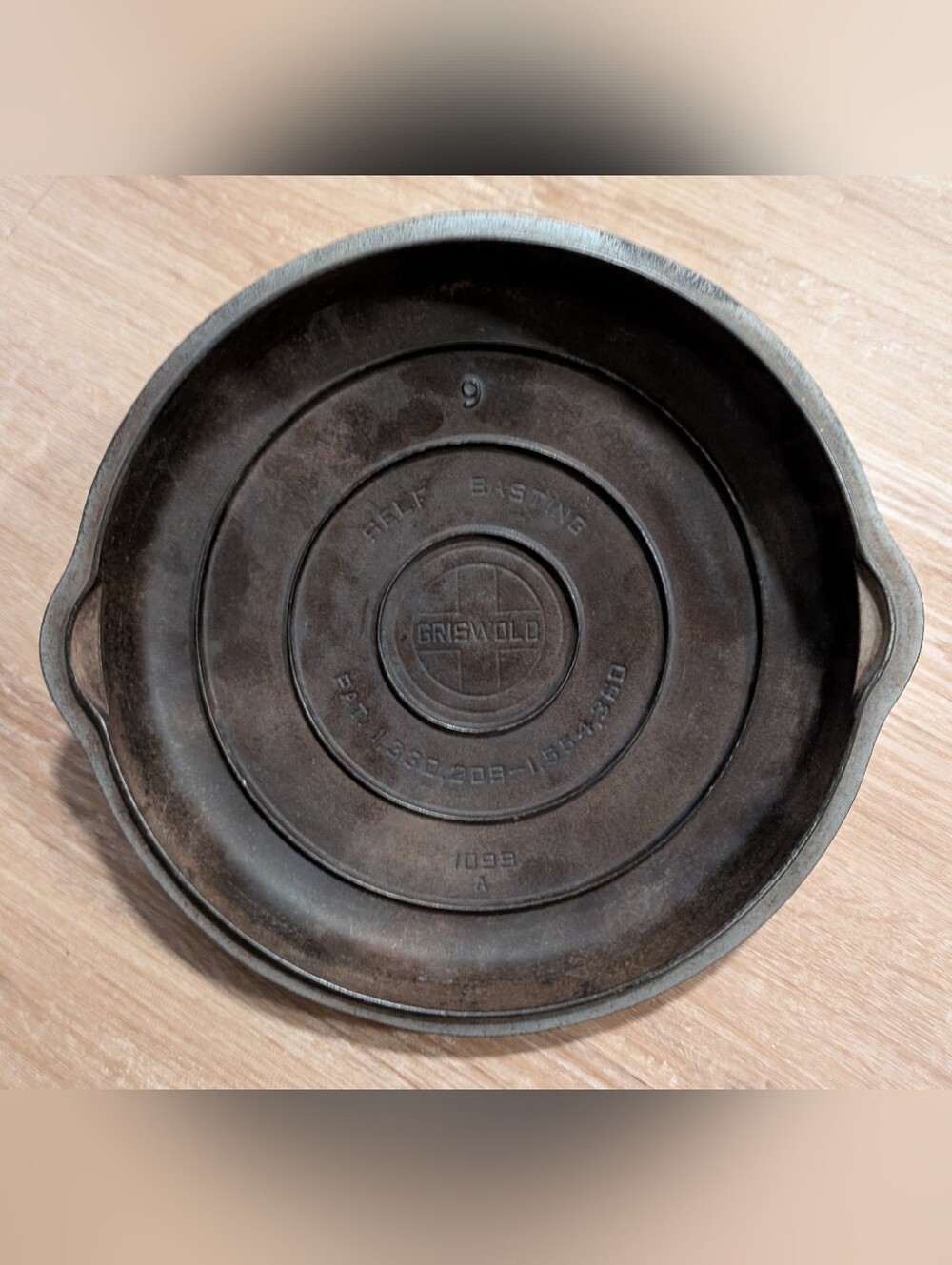 Griswold Cast Iron #9 Button Logo Skillet Lid